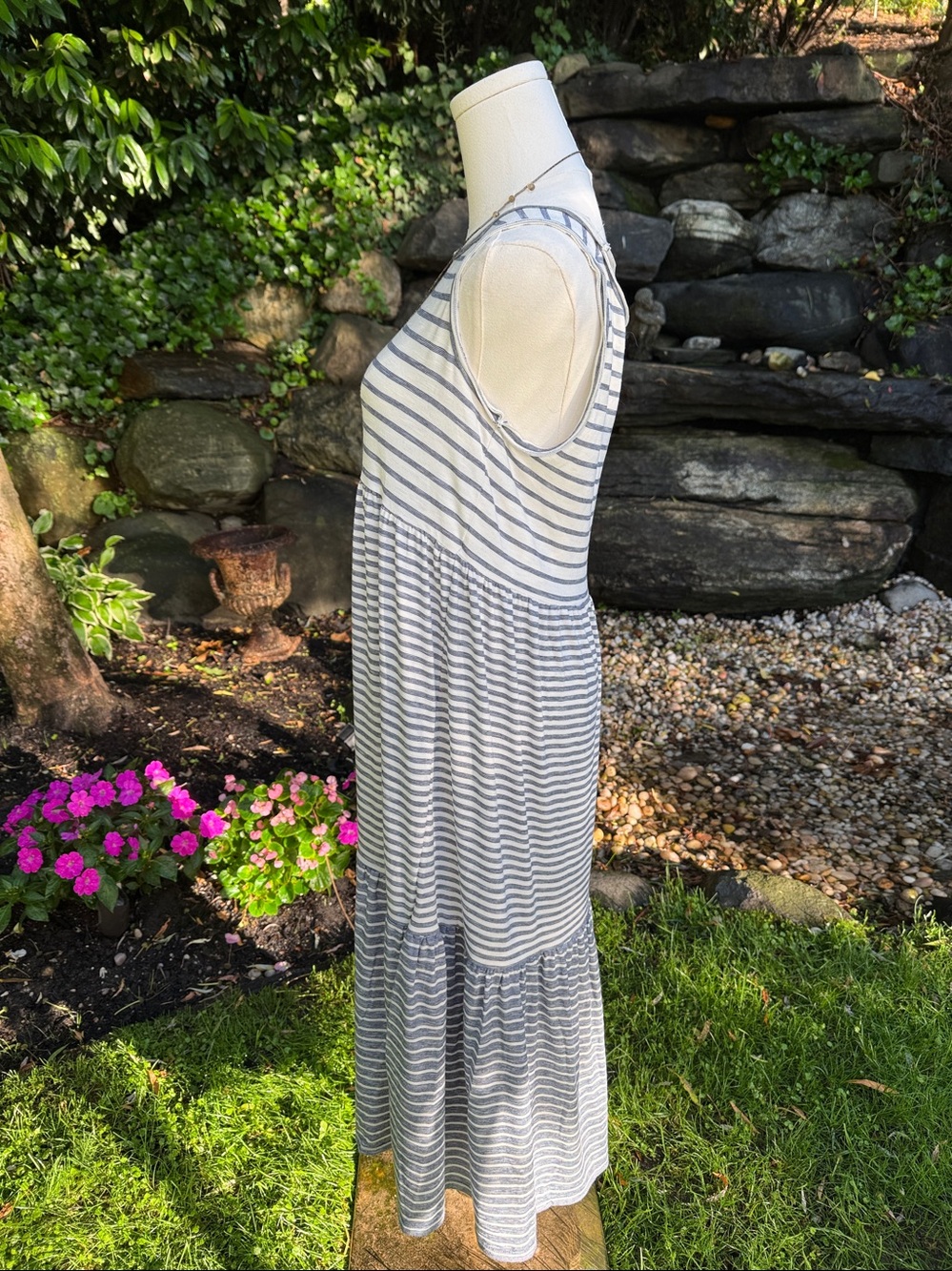 MAX STUDIO SLEEVELESS STRIPE RUFFLE MAXI DRESS - S 💙☀️👗 - Picture 2 of 6